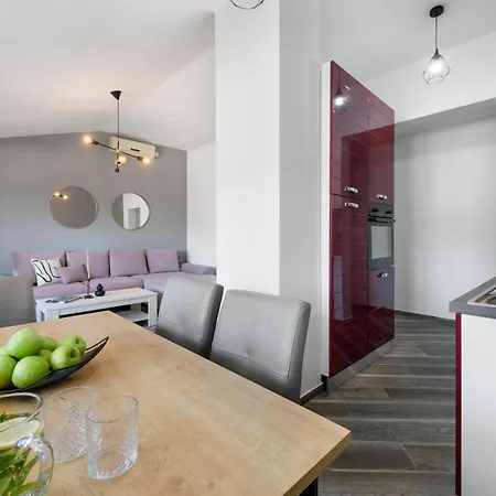 Antonija With Sea View 公寓