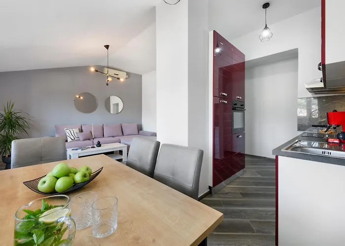 Antonija With Sea View Apartman